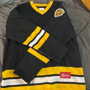 Supreme Hockey Jersey Freaky Large worn once. Black. Yellow. Pittsburgh.